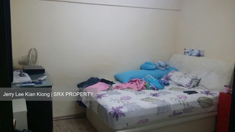 Blk 229 Jurong East Street 21 (Jurong East), HDB 3 Rooms #173255102